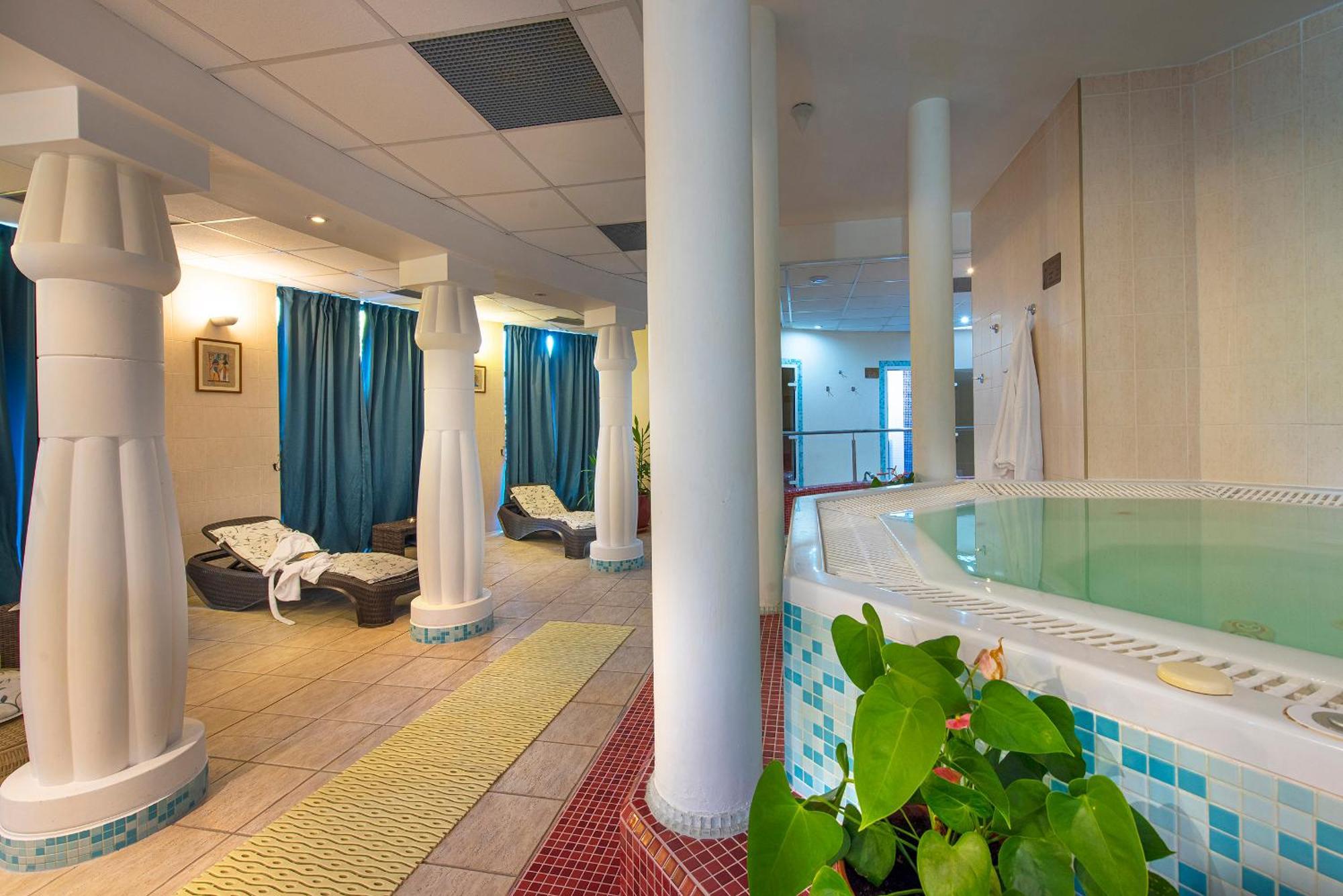 President Hotel Montfort Zdiar Exterior photo